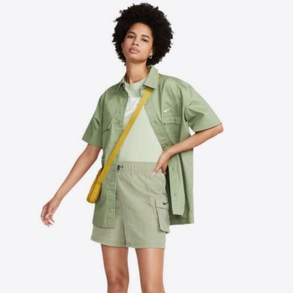 NEW Nike Womens Sportswear Club Essentials Tee Green XL T-shirt - Picture 3 of 11